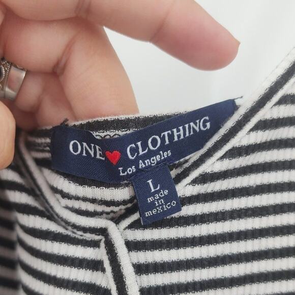 One Clothing Striped Sleeveless Romper - Women's Size Large - Picture 5 of 5